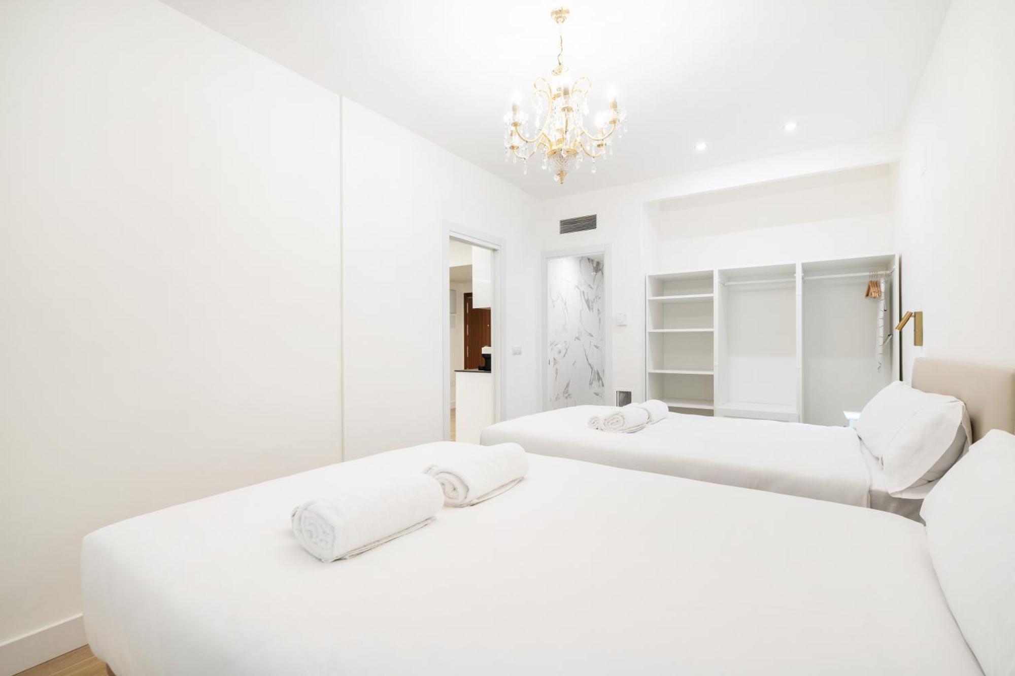 Apartamento Unico En Gran Via Apartment Madrid Exterior photo